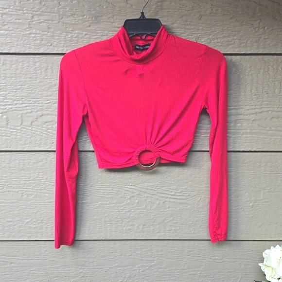 PrettyLittleThing Red High Neck Long Sleeve Crop Top Ring detail NWT 4 - Picture 1 of 6